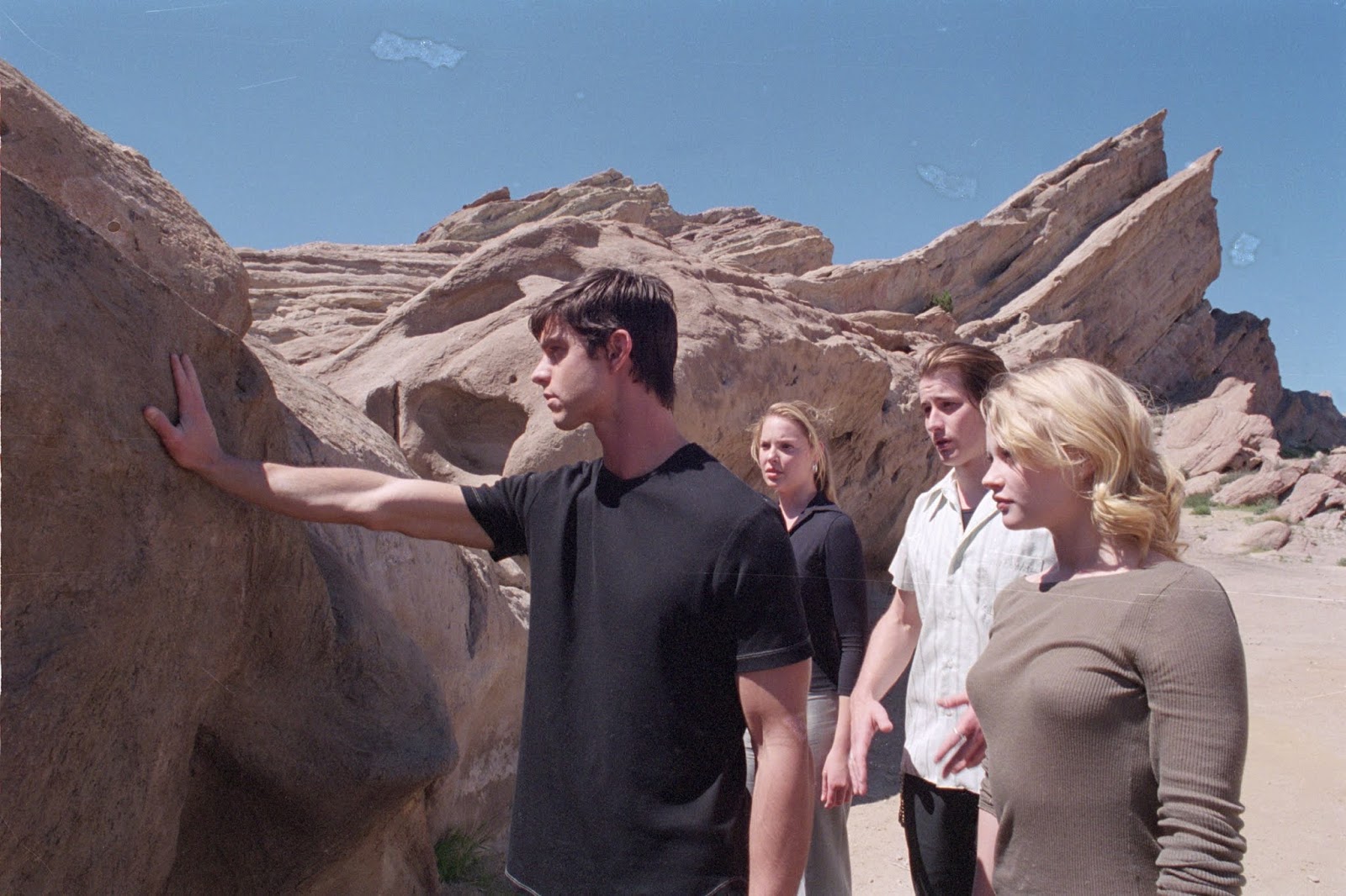 Roswell (1999–2002): A Journey Through Seasons 1 to 3